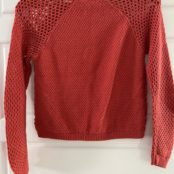 Beige and orange sweaters - Picture 4 of 4